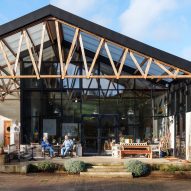 David Kohn Architects celebrates "marks of former life" in cowshed conversion