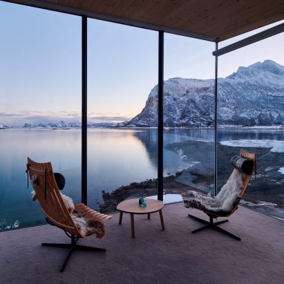 House overlooking the ocean