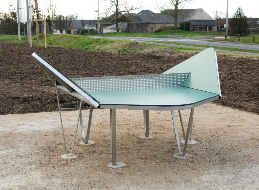 Table tennis table